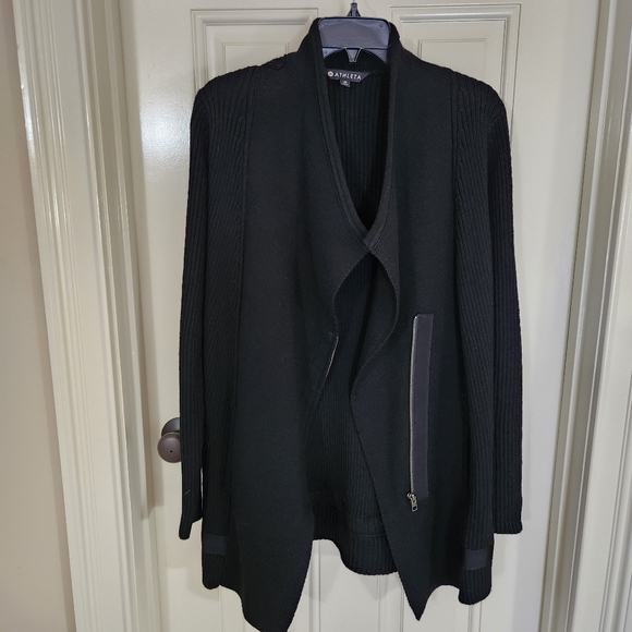 Beautiful new Athleta sweater coat. Black, size Medium. - Picture 3 of 10
